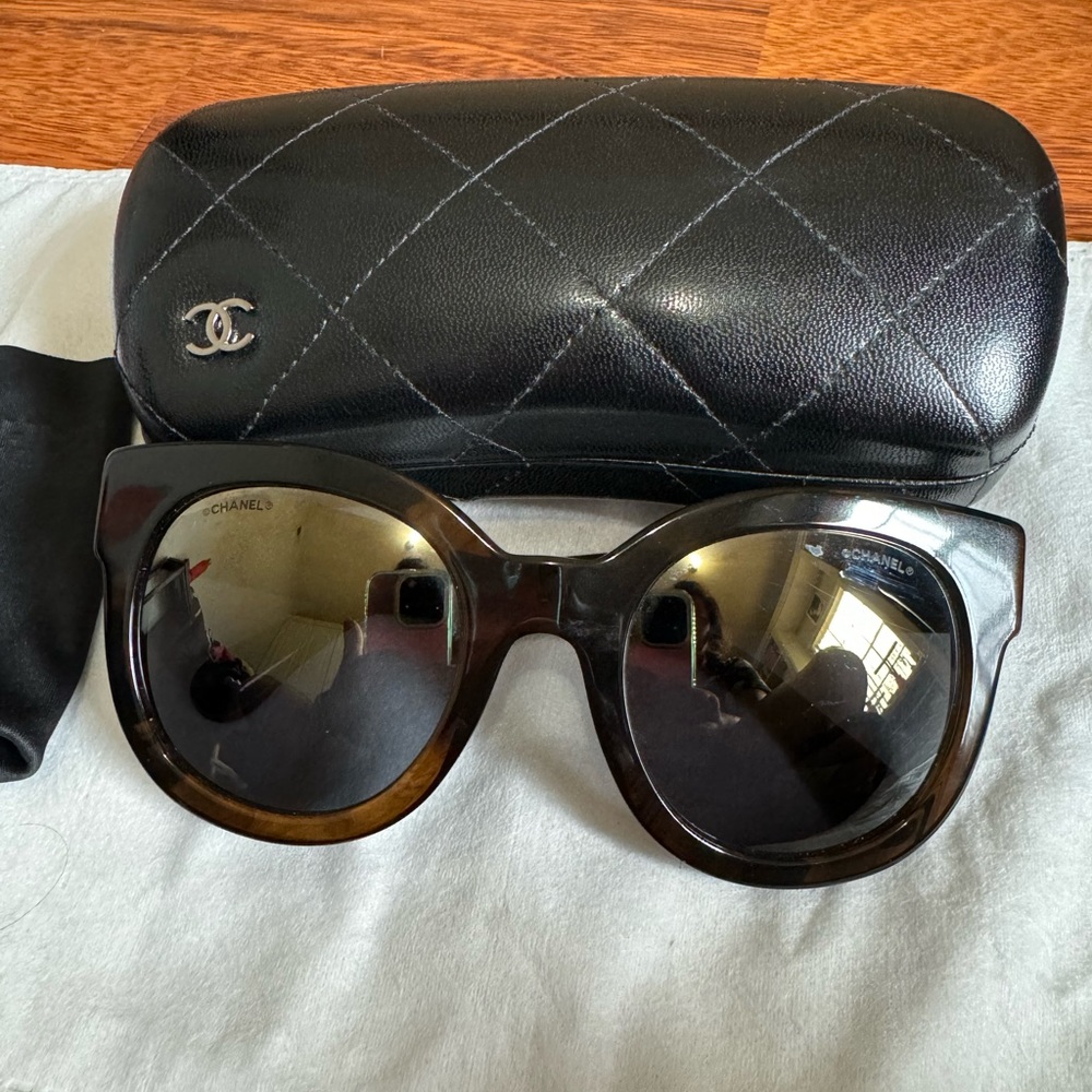 CHANEL Sunglasses
